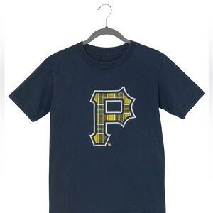 Men’s  Pittsburgh Pirates Consol Energy MLB Baseball Men's Small T-Shirt Black.